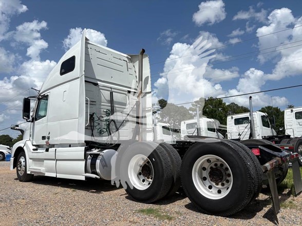 2018 VOLVO VNL64T670 - image 6 of 6