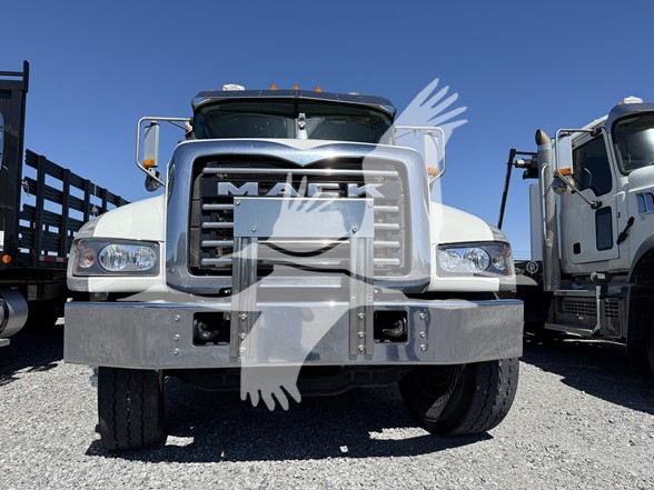 2019 MACK GRANITE 64FR 2019 MACK GRANITE 64FR - image 2 of 4