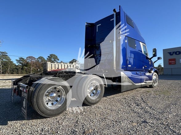 2026 VOLVO VNL64T860 - image 5 of 6