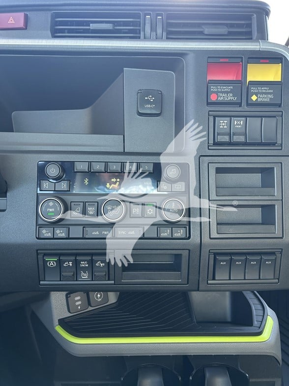 2026 VOLVO VNL64T860 - image 1 of 6