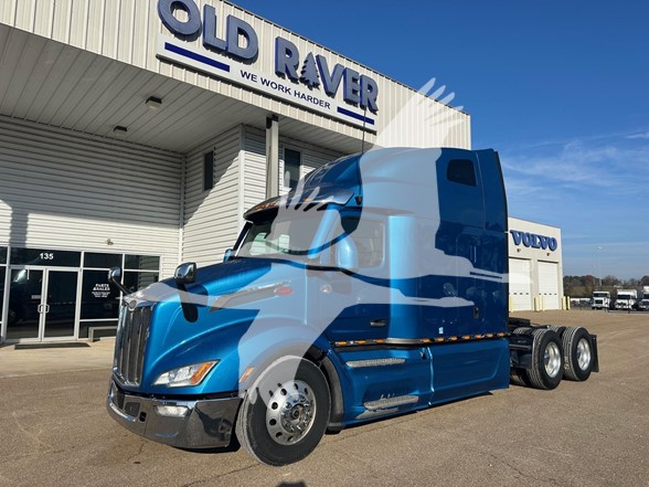 2023 PETERBILT 579 - image 3 of 6