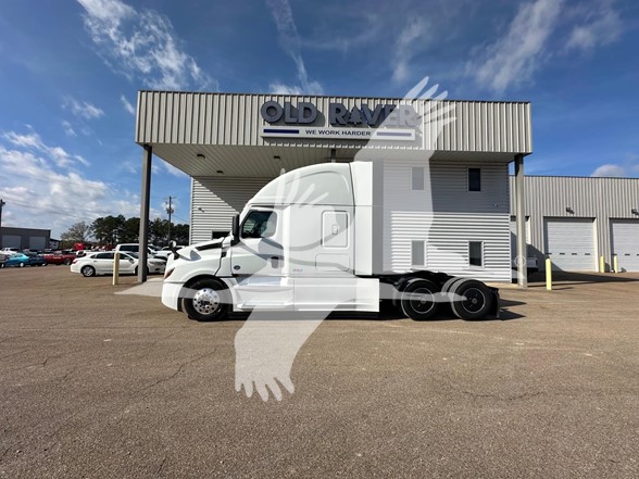 2023 FREIGHTLINER CASCADIA 126 - image 1 of 6