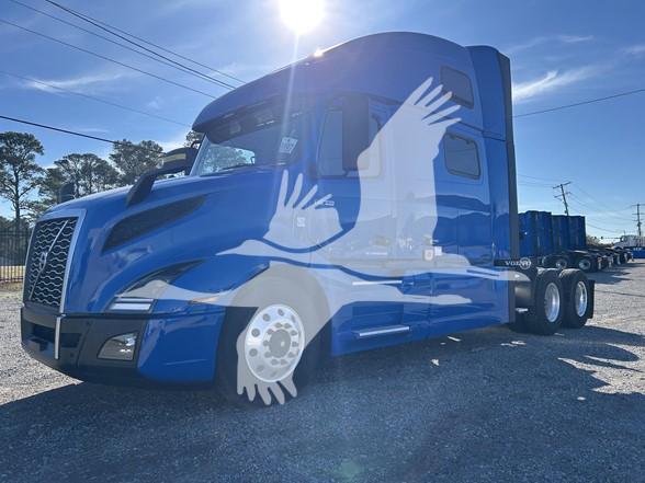 2024 VOLVO VNL64T860 - image 2 of 6