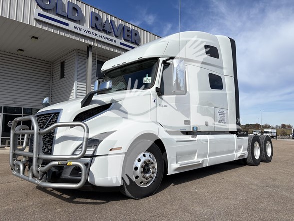 2023 VOLVO VNL64T760 - image 1 of 6