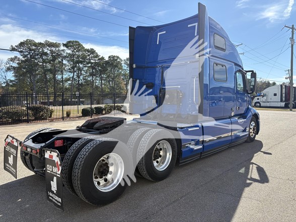 2022 VOLVO VNL64T860 - image 5 of 6