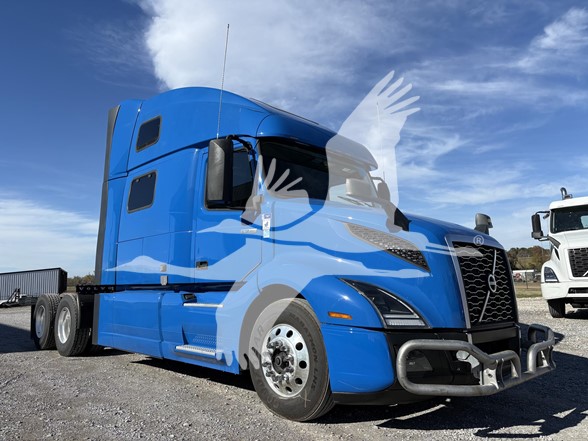 2023 VOLVO VNL64T860 - image 3 of 6