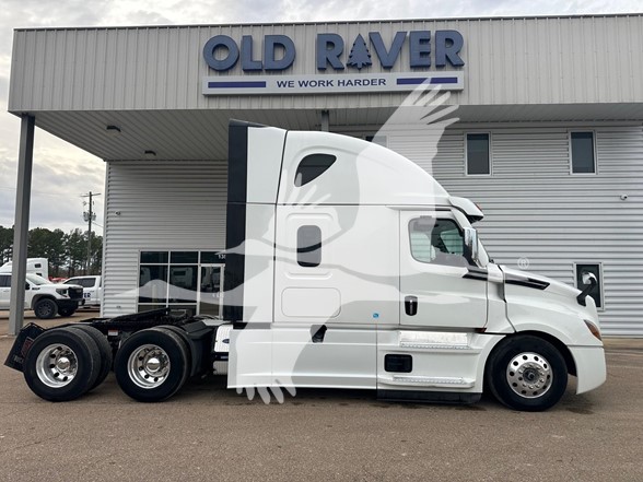 2023 FREIGHTLINER CASCADIA 126 - image 1 of 6