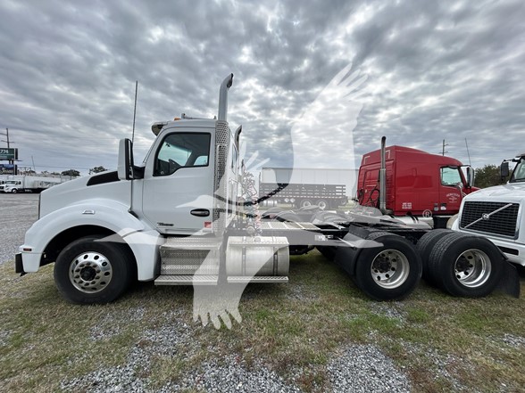 2018 KENWORTH T880 - image 2 of 6