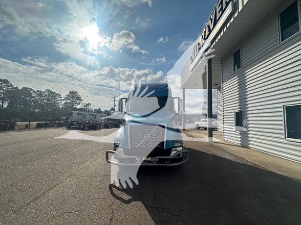2022 VOLVO VNL64T860 - image 2 of 6