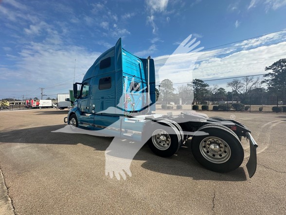 2022 VOLVO VNL64T860 - image 5 of 6