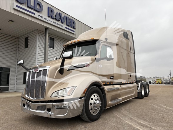 2023 PETERBILT 579 - image 1 of 6