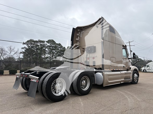 2023 PETERBILT 579 - image 5 of 6