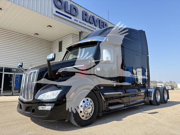 2023 PETERBILT 579 - image 1 of 6