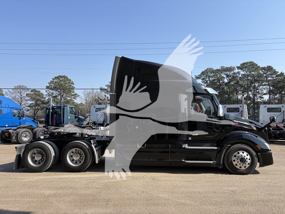 2023 Peterbilt - image 4