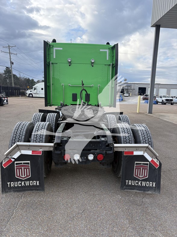 2024 Kenworth T680 - image 6