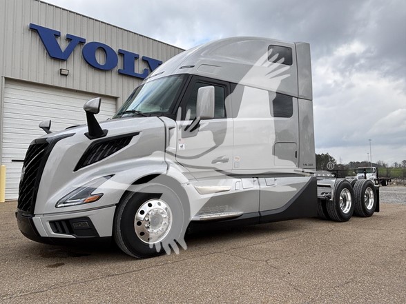 2027 VOLVO VNL64T860 - image 1 of 6