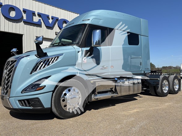 2027 VOLVO VNL64T840 - image 1 of 6