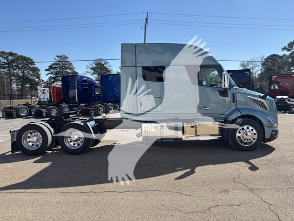 2027 VOLVO VNL64T840 - image 4 of 6