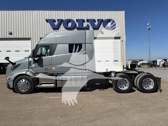 2027 VOLVO VNL64T840 - image 4 of 6
