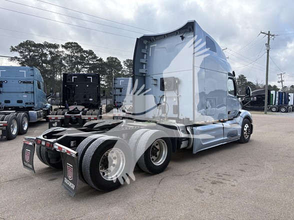 2023 Peterbilt - image 5