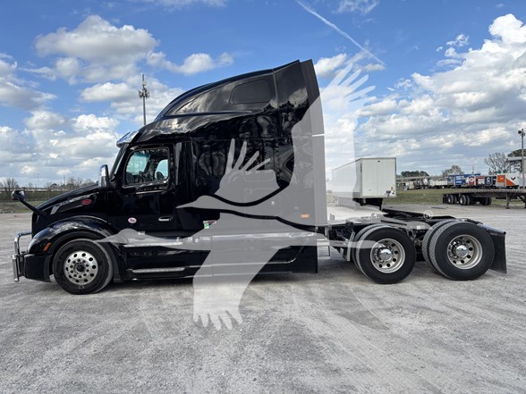 2024 PETERBILT 579 - image 3 of 6