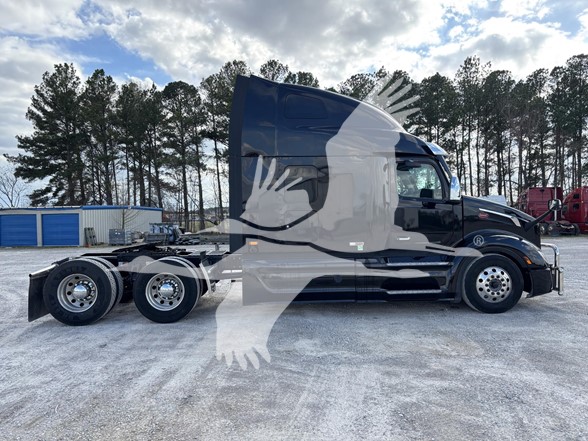 2024 PETERBILT 579 - image 4 of 6