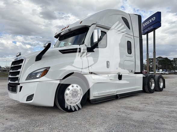 2023 FREIGHTLINER CASCADIA 126 - image 1 of 6