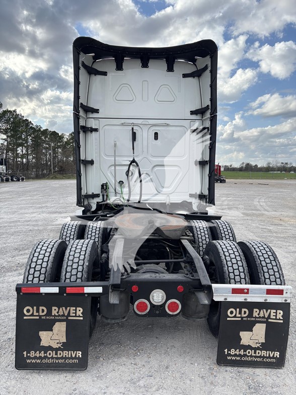 2023 FREIGHTLINER CASCADIA 126 - image 6 of 6