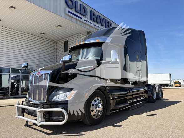2024 PETERBILT 579 - image 1 of 6