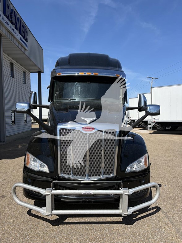 2024 PETERBILT 579 - image 2 of 6