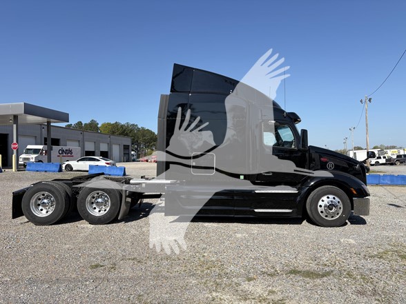 2024 PETERBILT 579 - image 2 of 6