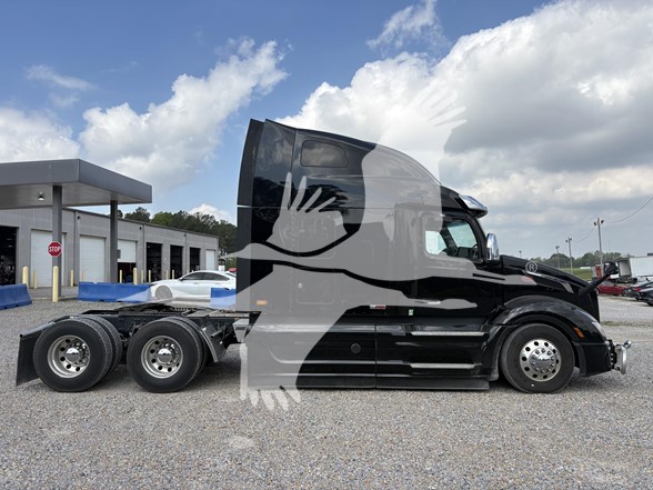 2024 PETERBILT 579 - image 4 of 6