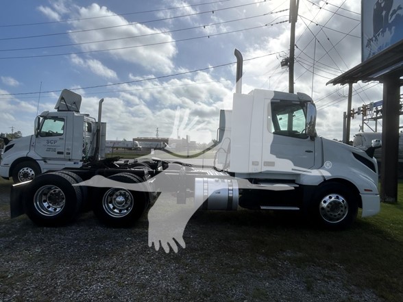 2020 VOLVO VNL64T300 2020 VOLVO VNL64T300 - image 6 of 6