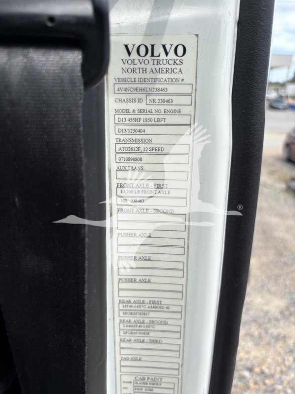 2020 Volvo VNL 760 - image 2