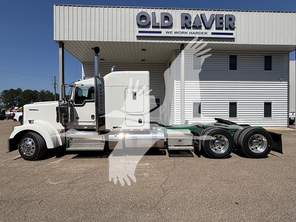 2024 Kenworth W900 - image 6