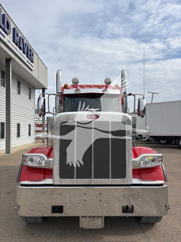 2024 Peterbilt 389 - image 2
