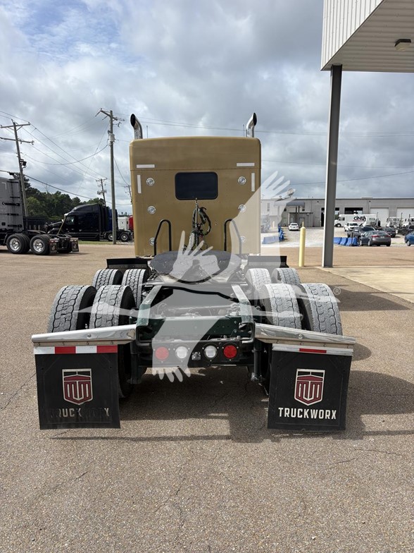 2024 Kenworth W900 - image 5