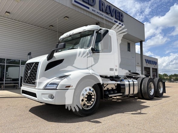 2026 VOLVO VNR64T300 2026 VOLVO VNR64T300 - image 1 of 6
