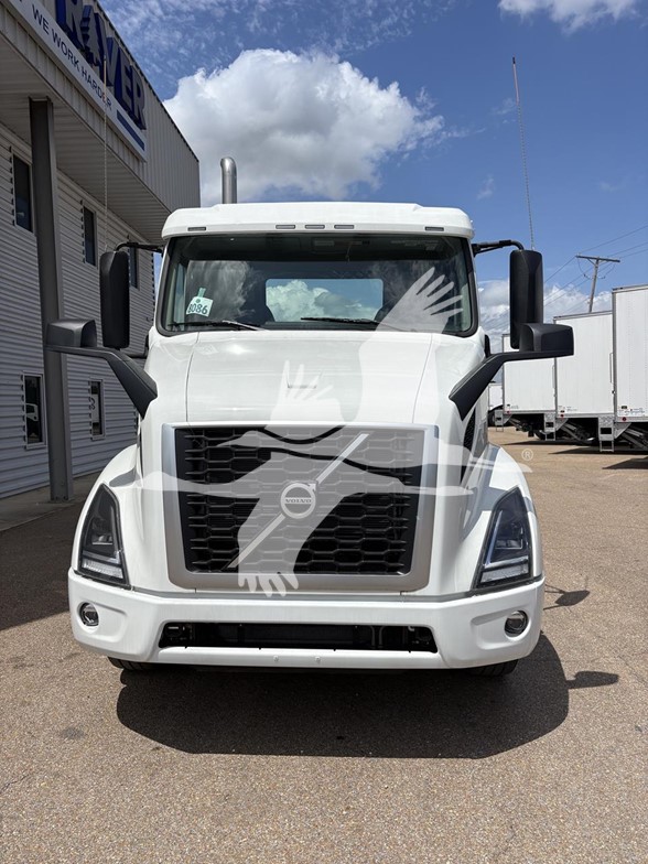2026 Volvo VNR 640 - image 2