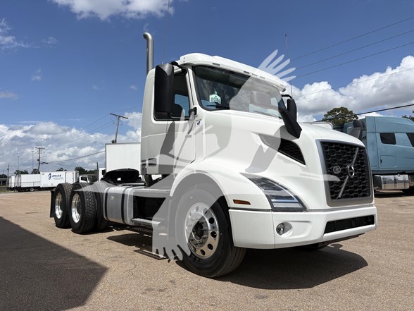 2026 Volvo VNR 640 - image 3