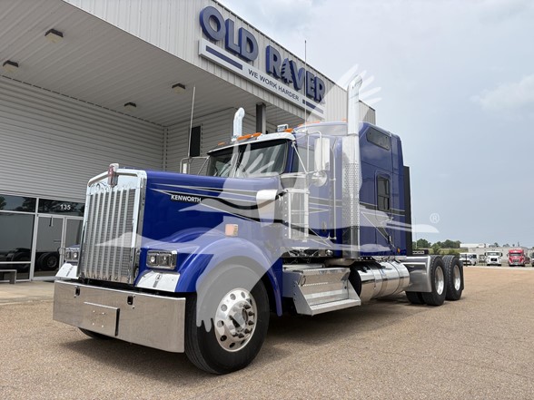 2023 KENWORTH W900 2023 KENWORTH W900 - image 1 of 6