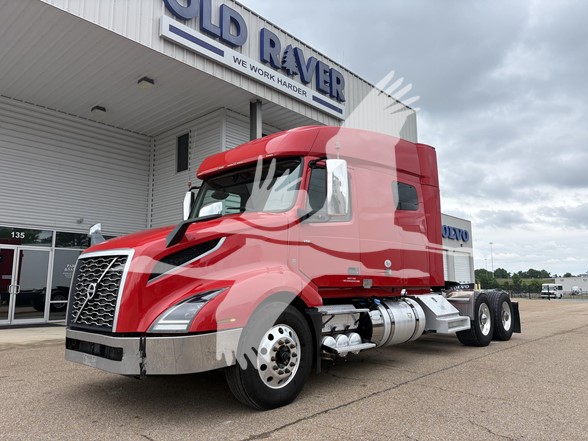 2022 VOLVO VNL64T740 2022 VOLVO VNL64T740 - image 1 of 6