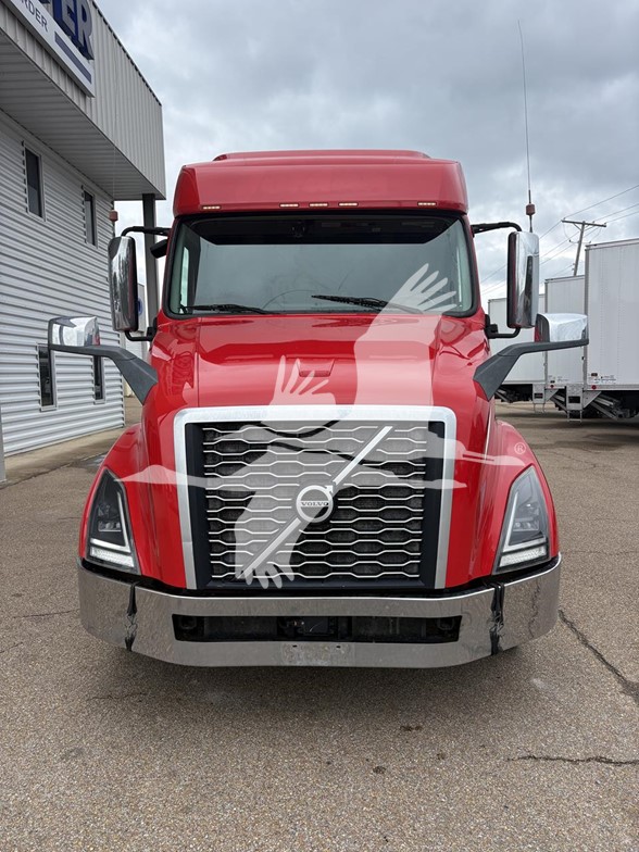 2022 VOLVO VNL64T740 2022 VOLVO VNL64T740 - image 2 of 6