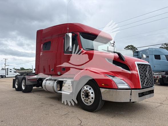 2022 VOLVO VNL64T740 2022 VOLVO VNL64T740 - image 3 of 6