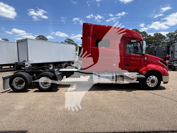 2022 VOLVO VNL64T740 2022 VOLVO VNL64T740 - image 3 of 6