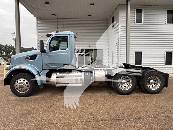 2022 PETERBILT 567 2022 PETERBILT 567 - image 4 of 6