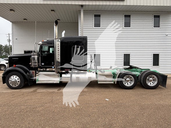 2024 KENWORTH W900 2024 KENWORTH W900 - image 3 of 6