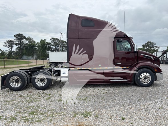2023 Peterbilt — photo 3