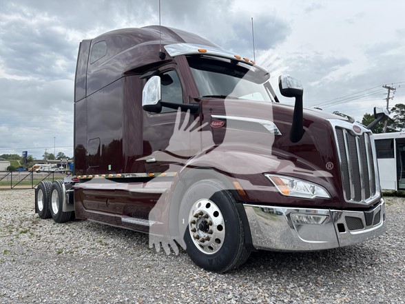 2023 Peterbilt — photo 2