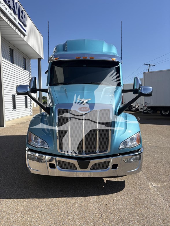 2023 PETERBILT 579 2023 PETERBILT 579 - image 2 of 6